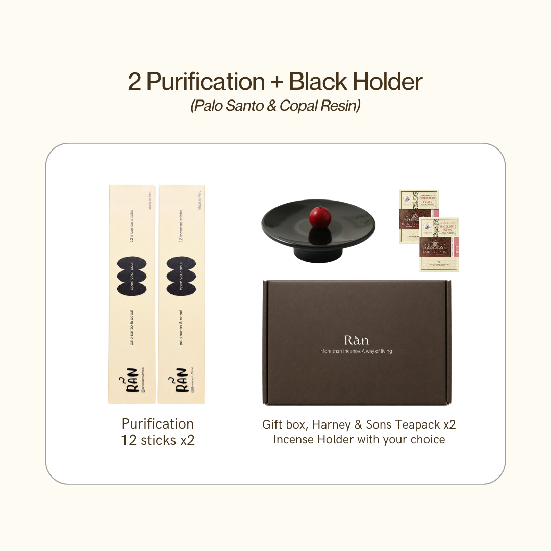 Gift box with 2 Purification palo santo & copal incense and black holder